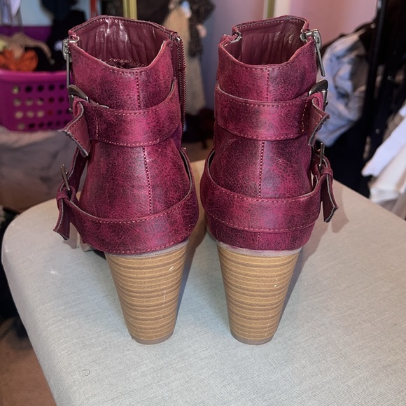 Like new booties - Picture 3 of 7